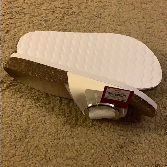 White slides - Picture 2 of 3